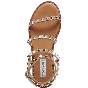 NWT/ NIB Steve Madden Travel rock stud flat sandal